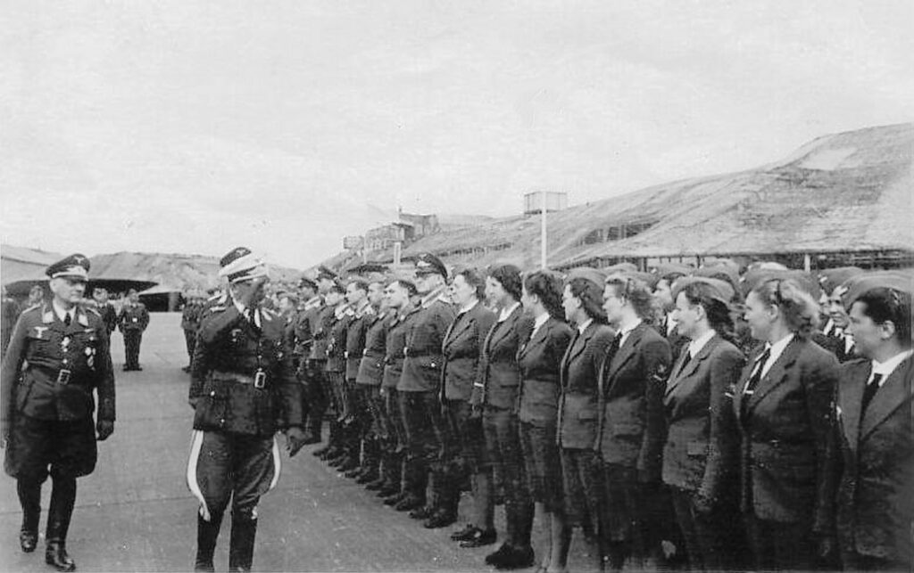 Kbenhavns Lufthavn 1940-44 Tyskerne overtager - Dines Bog